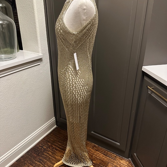 NWT Venus Gold metallic crochet Maxi Dress with sewn in slip. Size Medium - Picture 3 of 7